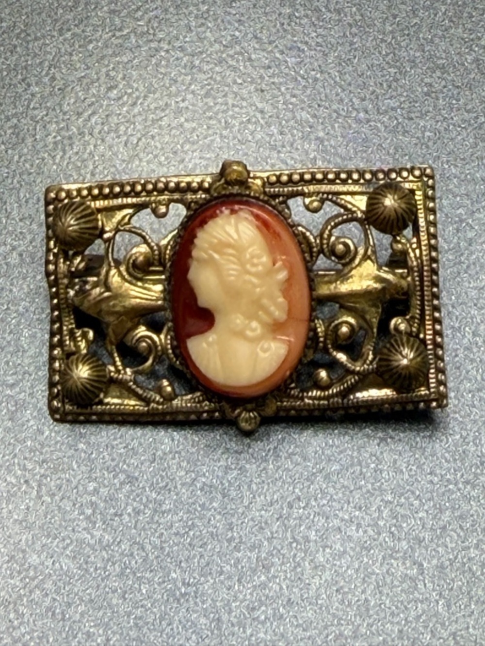 Vintage Glass Cameo Brooch #4CAM